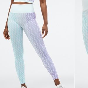 Fabletics High-Waisted Seamless Checkered 7/8 leggings size XL